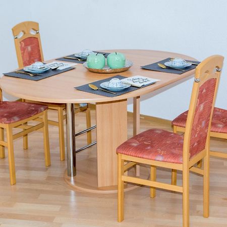 Schoene 2-Raum-Wohnung Im Zentrum Waltershausens Bagian luar foto