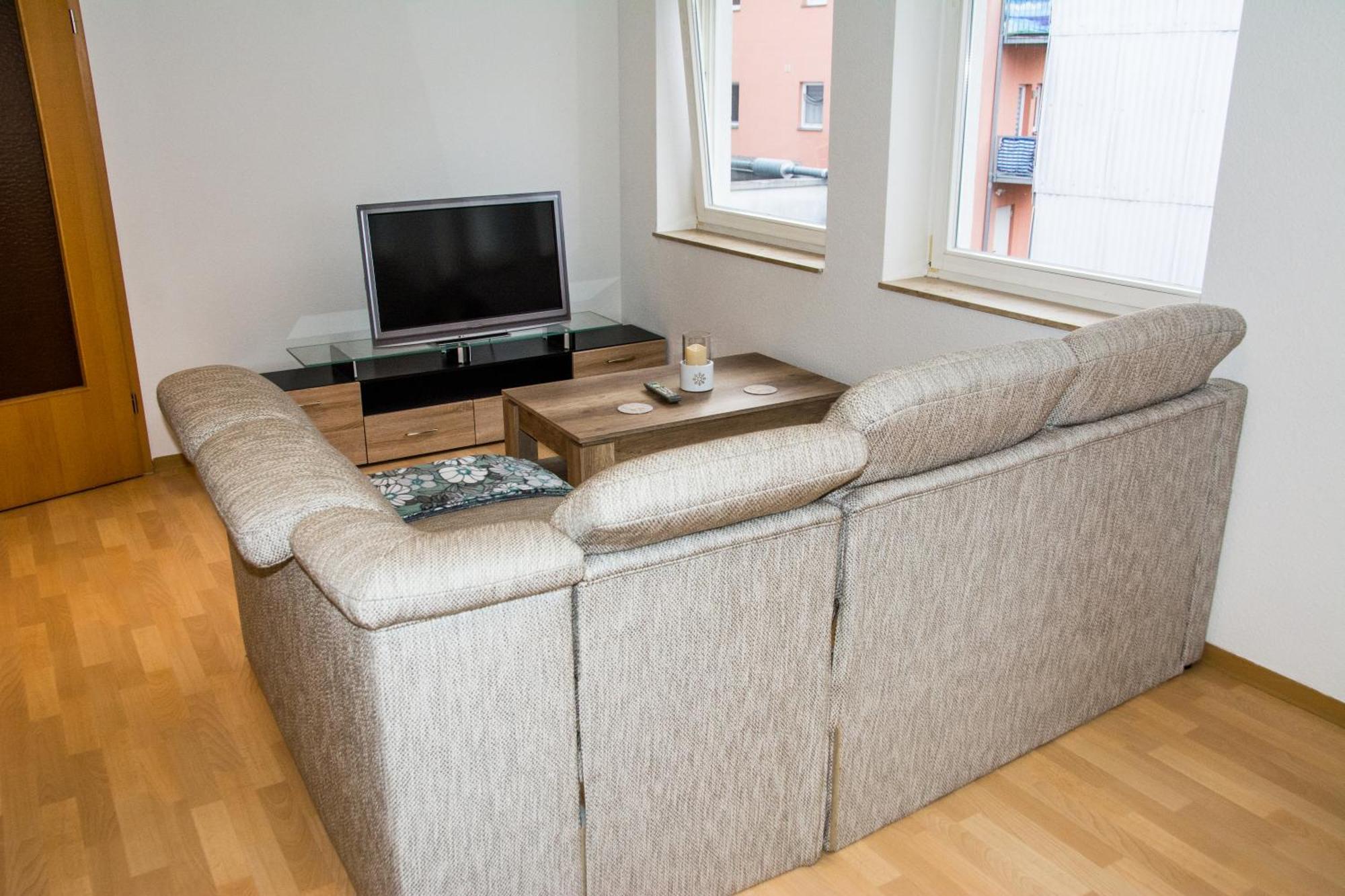 Schoene 2-Raum-Wohnung Im Zentrum Waltershausens Bagian luar foto
